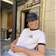 Professeur d'espagnol natif, dynamique et proche des élèves.