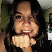 Llevo 10 años trabajando en el mundo de la EI. He opositado recientemente siendo la segunda mejor nota de mi tribunal. Llevo tiempo acompañando niños y niñas de infantil, primaria y ESO. Adapto los materiales y la metodología y conecno muy bien con los al