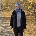 Ben İngiltere doğumlu çift vatandaşım. Ortaokuldan yetişkinliğe kadar öğretmenlik yapıyorum. 