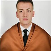 Estudiante de ingeniería industrial por la Universidad de Sevilla