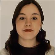 Profesora de Inglés y otras materias humanísticas como lengua española.