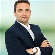 Laureato naturalista offre lezioni di matematica e scienze per le medie e di biologia, chimica e scienze della terra per il liceo