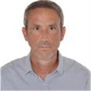 Soy profesor nativo de inglés con más de 20 años de experiencia impartiendo clases a estudiantes de todos los nivelés.