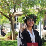 Laureata in Giurisprudenza e frequentante la Scuola Notarile Napoletana