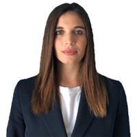 Laureata triennale in lingue e culture moderne e laureanda magistrale in lingue per la comunicazione internazionale (indirizzo che mi permetterà di accedere al mondo dell’insegnamento), sono appassionata al mondo linguistico e alle traduzioni. ho da sempr
