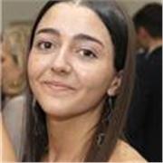 Estudiante de 3r año de Medicina en la Universidad de Barcelona, titulada en Bachillerato Científico.