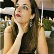 Profesora licenciada en Periodismo y titulada en Dirección de Marketing, Marketing Online y Comercio Electrónico 