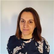 Docente di Lettere impartisce lezioni di Latino e Italiano per studenti dele scuole superiori e scuole medie