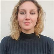 Insegnante di inglese, spagnolo, tedesco, italiano, scienze. Conseguito il First Certificate Cambridge livello B2