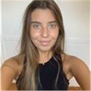 Una chica con aptitudes profesionales y cualificadas para enseñar a niños con necesidad de ayuda. Soy buena enseñando. 