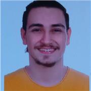 Estudiante de carrera de historia imparte clases particulares