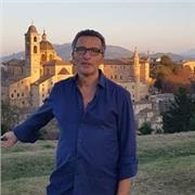 Docente di materie umanistiche con passione ed empatia
