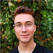 Profesor de Ciencias Sociales, Antropología Social, Cultural y Empresarial.