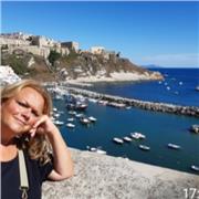 Impartisco lezione di francese a ragazzi di elementari e superiori cifra molto modica zona rione alto perché adoro questa lingua lho studiata all'estero ed anche al grenoble ed ovviamente a scuola di lingue