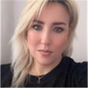 Passionnée et à l’écoute, je propose un accompagnement personnalisé adapté aux besoins et au rythme de chacun