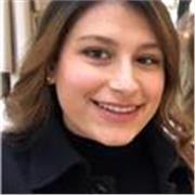 Studentessa aiutante per i compiti di inglese