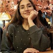 Englisch-Tutor, der Kinder und Erwachsene aller Altersgruppen unterrichtet