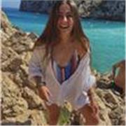 Alumna Universitaria con título de Cambridge Advanced en preparación del Proficiency para dar clases de Inglés. Monitora de Ocio y Tiempo Libre y con curso en especialización en TdAH y otros trastornos OTL