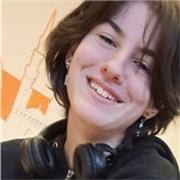 Studentessa nel quarto anno di superiori. Offro aiuto con i compiti ai ragazzi dalle elementari e medie, a bussero.