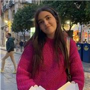 Estudiante de educación. Ayuda a niños apoyándolos en materias como lengua, matemáticas, inglés…