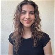 Profesora bilingüe con C2 de Inglés y 2 años de experiencia dando clases a alumnos de todos los niveles y edades y preparando para exámenes de Cambridge. Clases online personalizadas