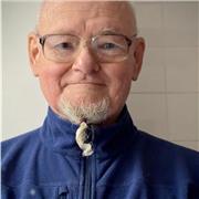 Experienced solo fingerstylist able to teach beginners to advanced