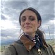 Diplomata in lingue. Ho vissuto a Londra per 3 anni dove ho acquisito piena padronanza della lingua scritta e parlata.  