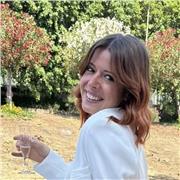 Mi chiamo Rossana, sono laureata in Matematica. Insegno con passione cercando di rendere accessibili a tutti concetti complessi.