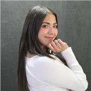 Clases de inglés en línea con estudiante IB bilingüe y certificación Pearson