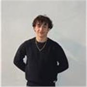 Estudiante de magisterio de educación primaria, con diversos títulos sobre la enseñanza pedagógica