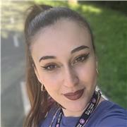 Chica joven y responsable quiere impartir clases a niños/as y cuidarlos