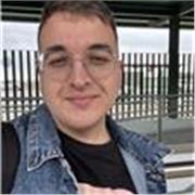 Alumno de final del grado en Filología Hispánica que busca dar clases a alumnos de primaria, secundaria y bachillerato.