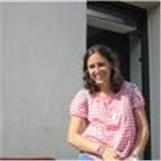 Profesora de inglés imparte clases a niños no importa la edad, siempre enfocada a las necesidades del alumno