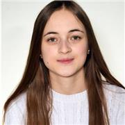 Mathe-Tutorin, die Kinder aller Altersgruppen unterrichtet und berät