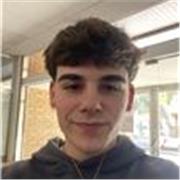 Me defino como un chico activo, con ganas de aprender y trabajar