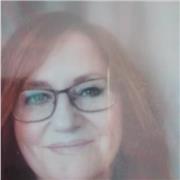 Bonjour, j'enseigne l'anglais tous niveaux.J'ai un MA en anglais et allemand. J'ai egalement vécu 2 ans aux usa et a Londres