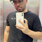 Licenciado en idiomas extranjeros con máster en traducción