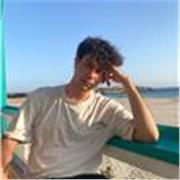 Soy un estudiante del grado de matemáticas que lleva años dando clases particulares. Me considero muy dedicado y atento.