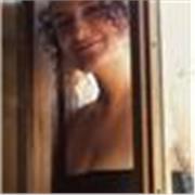 Mi chiamo Alice, ho 20 anni e ho il certificato B2 di inglese: perfetto per bambini e ragazzi fino ai 18 anni (e in su!!).