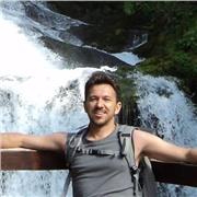 Ingegnere informatico impartisce lezioni di matematica per studenti di scuola superiore