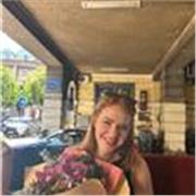 I am a biology graduate offering personalised, science-based lessons for all levels.