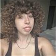 Alumna de Musikene con nota Notable Alto.Lista para enseñar teoría musical y apoyo en la práctica de instrumentos de viento metal.