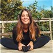 Profesora de Yoga. Clases para todos los niveles, Hatha Yoga, Hatha Vinyasa, YinYoga, Yoguilates 