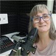 Profesor con paciencia, sé escuchar al alumno para saber qué y cómo necesita de mi ayuda, colaboración.