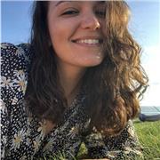 Profesora titulada en Infantil y Primaria, con inglés nivel alto y 5 años de experiencia, ofrezco clases particulares para niños y adultos en Barcelona.
