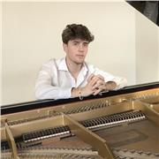 Profesor de piano apto para todos los niveles