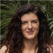 Professeure de yoga diplômée Strala, Vinyasa, Yin, cours à domicile, en ligne, au bureau, en entreprise, tout âge et tout niveau