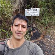 El profesor de fitness ofrece clases virtuales o presenciales a particulares ubicados en la ciudad de Cali