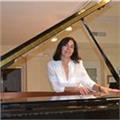 Profesora titulada superior en canto y piano imparte clases particulares presenciales y online