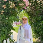 Ich bin eine Englisch Tutorin,  Arabisch Tutorin und Fränzsösich mündliche Nachhilfelehrerin.